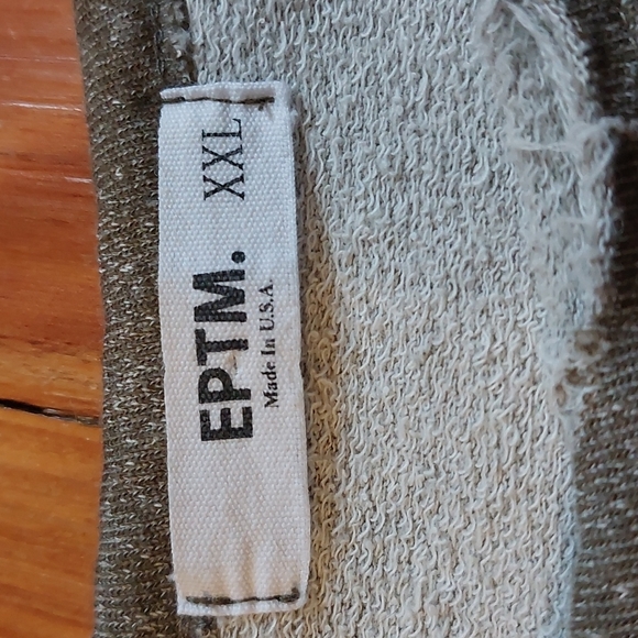 Distressed Sweater - Picture 3 of 6